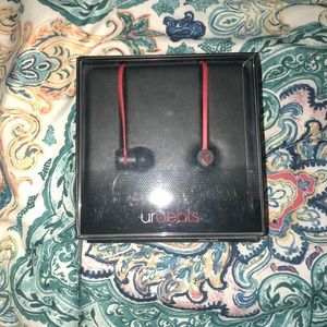 UrBeats headphones - brand new